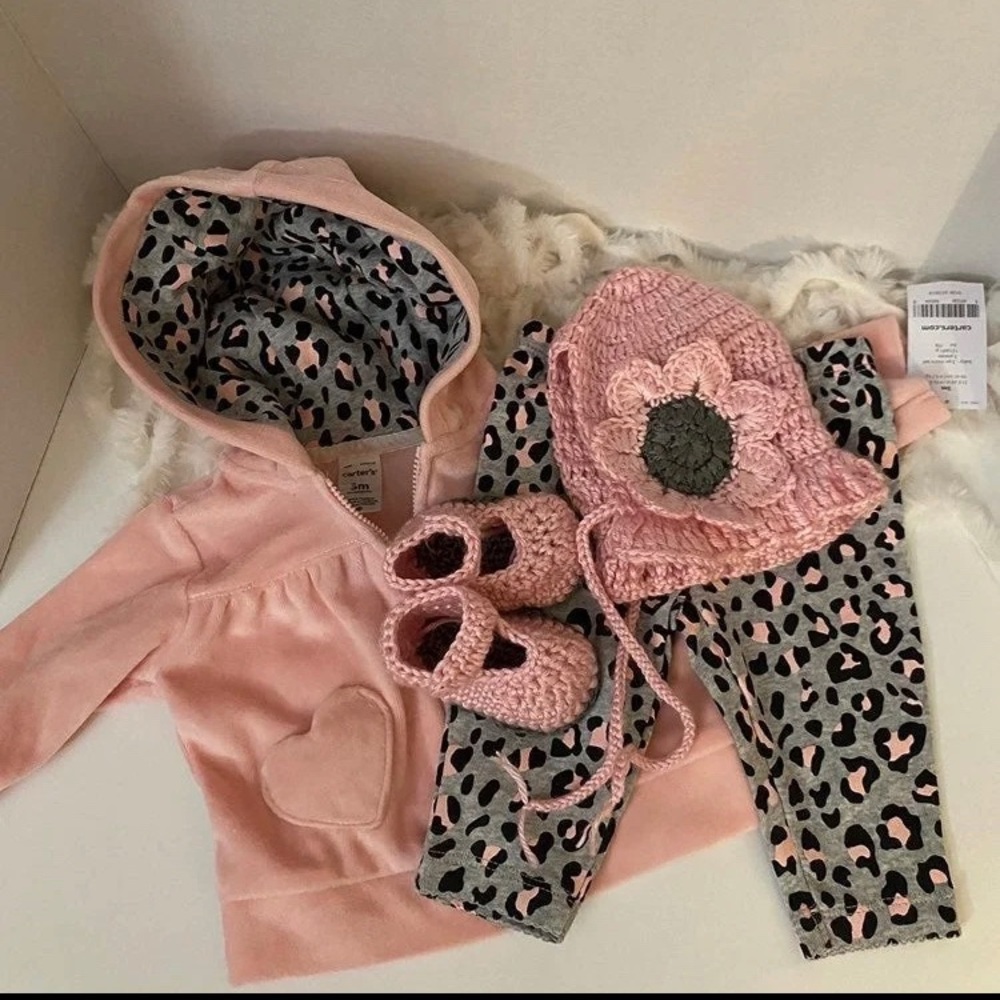 Baby outfit with matching crochet bonnet and booties